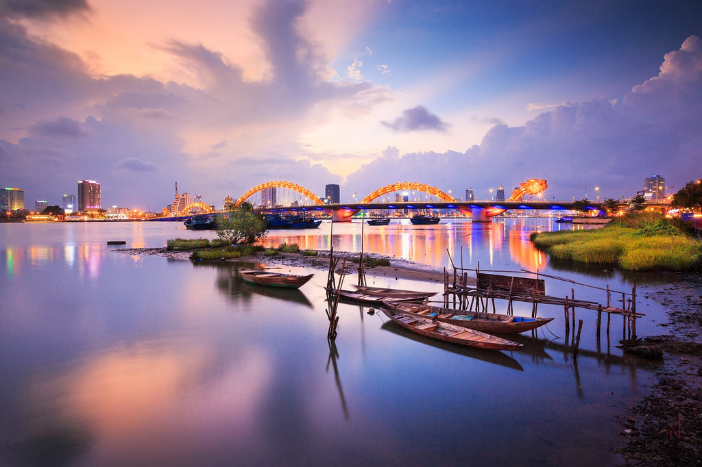 Dragon Bridge over the Han River in Da Nang at dusk