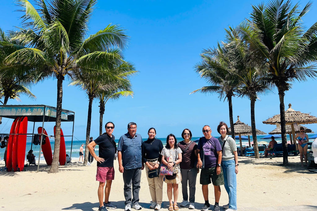 Connek Trip guests from the Philippines on the beach in Da Nang
