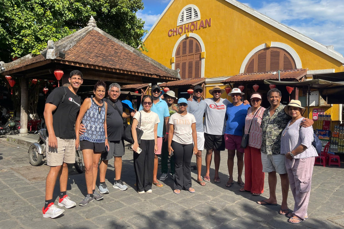 Connek Trip guests at Hoi An Market
